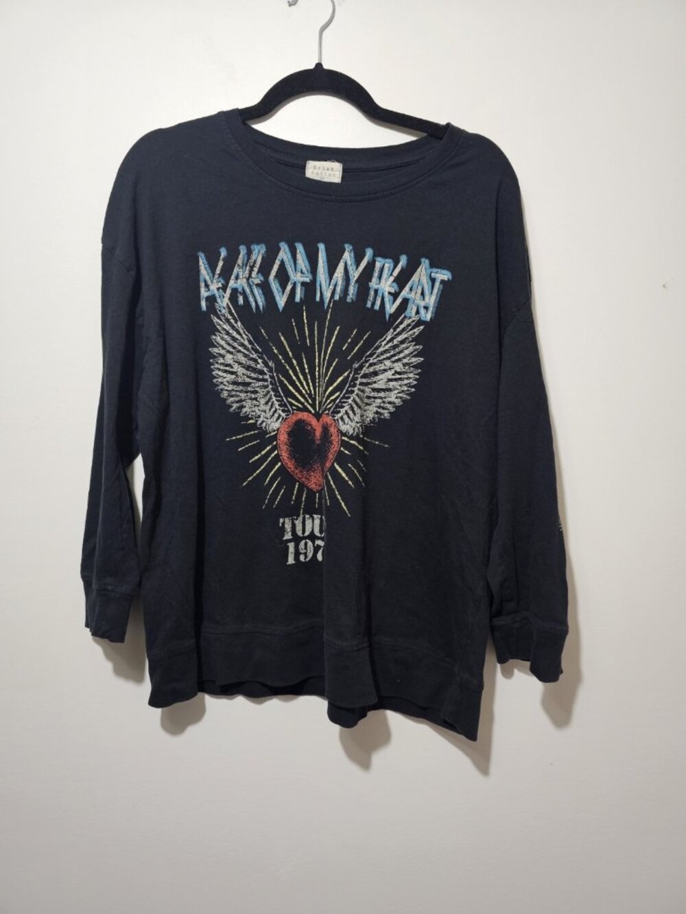 Urban Nation Women's Shirt 2XL Piece Of My Heart Tour Winged Longsleeve Ladies